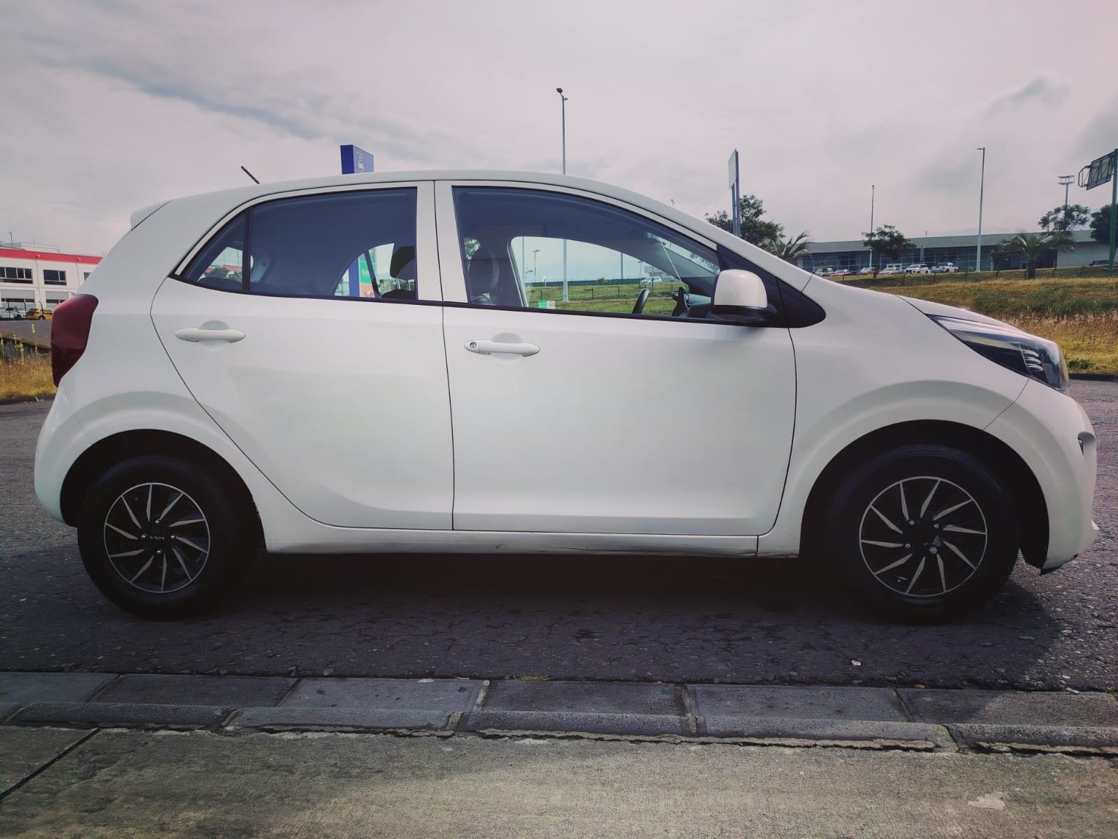 2023 KIA PICANTO LX AC (Código A111)