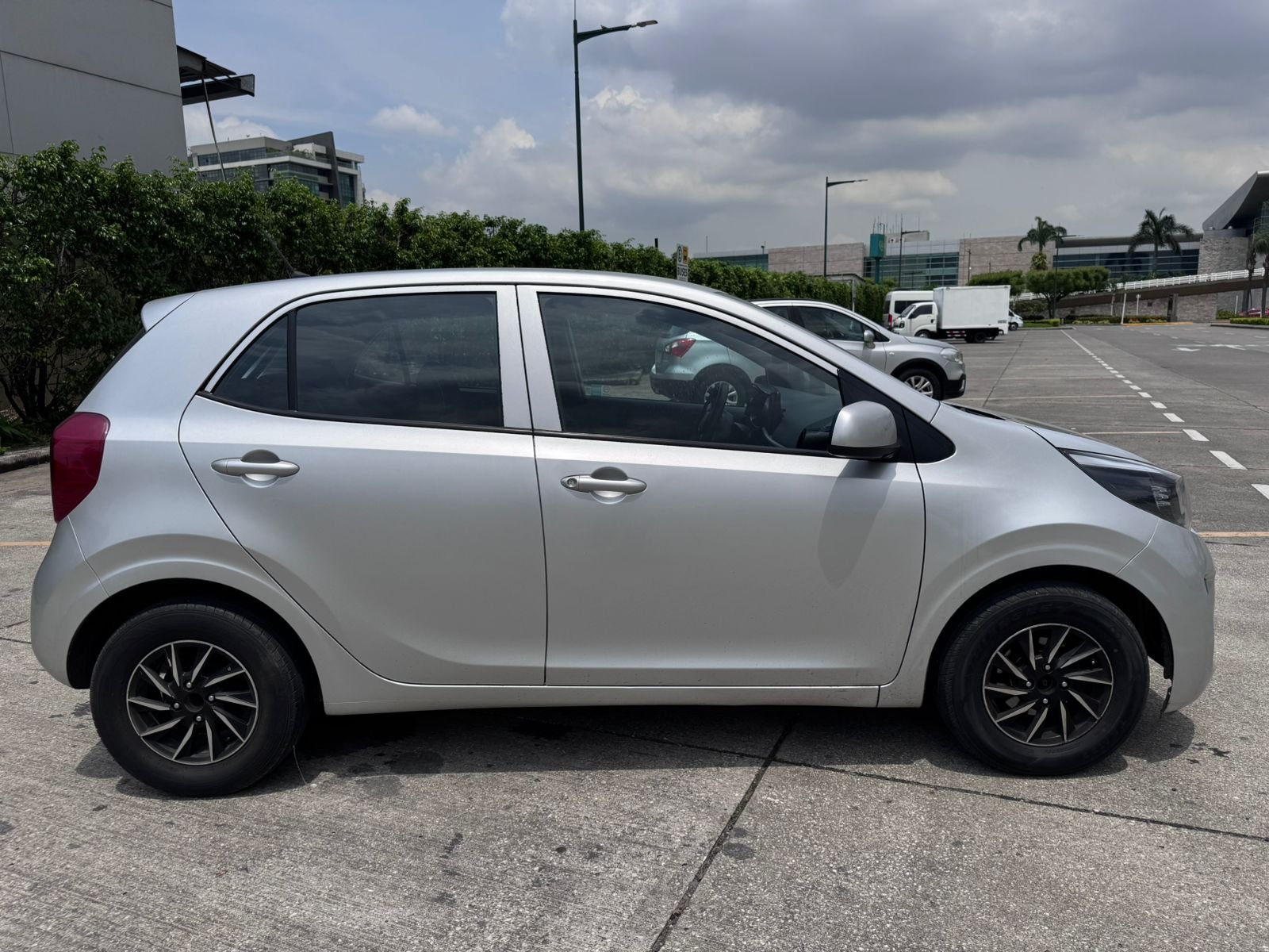 2023 KIA PICANTO LX AC (Código A120)