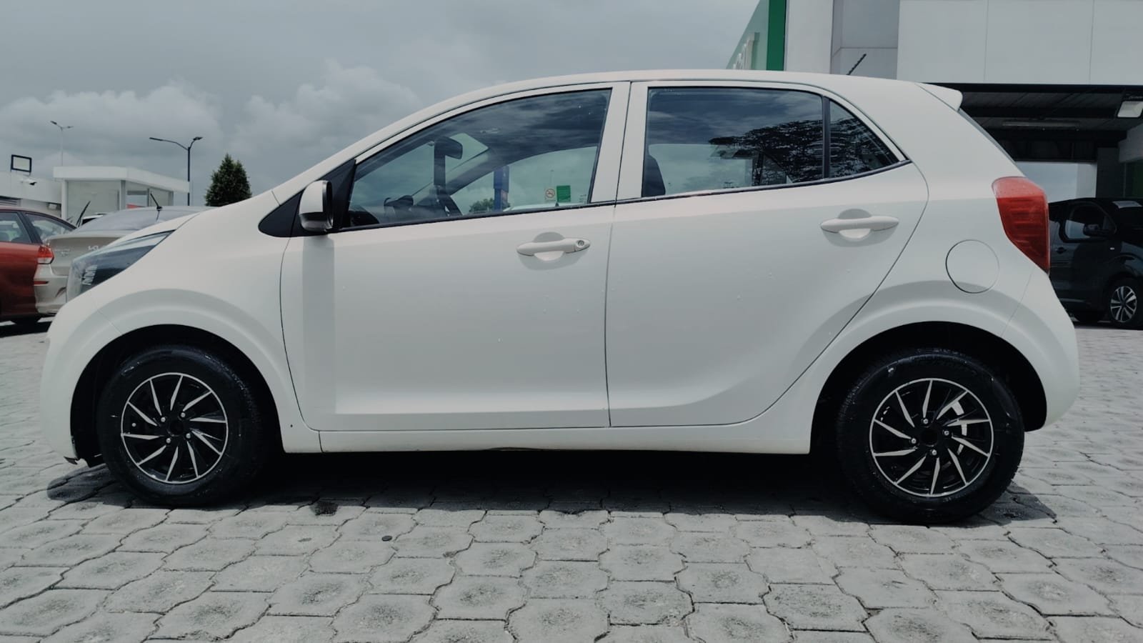 2023 KIA PICANTO LX AC (Código A132)